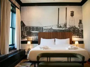 The Montgomery by Visit Apalach