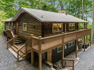 5 Min to Hatley Pointe Apr s Ski Hottub Firepit