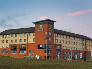 Holiday Inn Express LONDON - LUTON AIRPORT by IHG