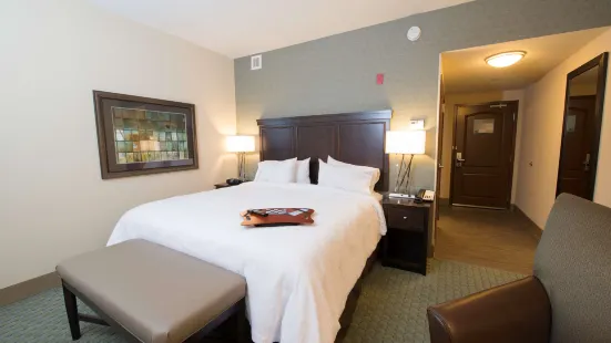 Hampton Inn & Suites Bismarck/Northwest