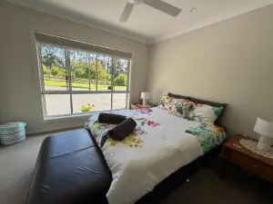 Farm Stay at Camellia Cottage Pet Friendly