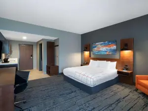 La Quinta Inn & Suites by Wyndham Louisville NE/Old Henry Rd