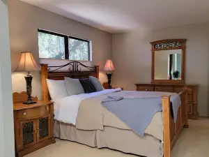 Plumas Pines 2/2 + bonus room- Fireplace-Spa Tub - Remote Work- Weekly Discount