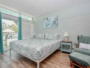 Cozy Condo 125-bedroom condo with WiFi, AC in beautiful Cedar Key