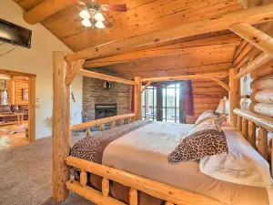 Walk to Table Rock Lake: Spacious Home w/ Deck!