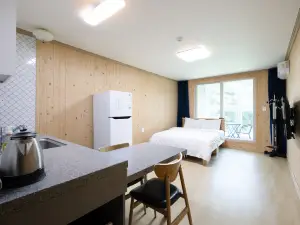 Muan Lara Pension