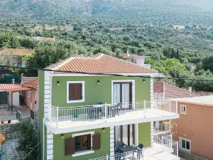 Lakis Residences