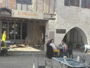 Les Mirabelles