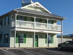 Key West Inn - Chatsworth