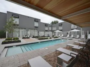 Hotel Ella