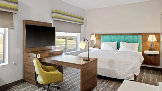 Hampton Inn  Suites by Hilton Cincinnati West