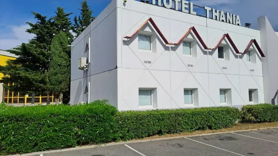 Hotel Thania