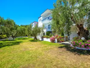 Xenios Faros Apartments