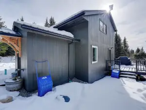 Secluded Homer Escape with Deck in Quite Woods