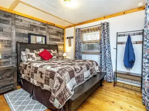 Cozy Ski Retreat on Utv/Snowmobile Trail