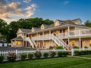 At 9 Motel Near Freehold I-195