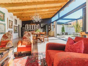 Acorn Guest House