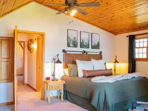 Welcome to your perfect getaway on the serene shores of Lake Eau Claire!