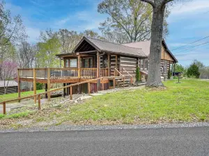 Country Escape Log Cabin Near Kentucky Lake!