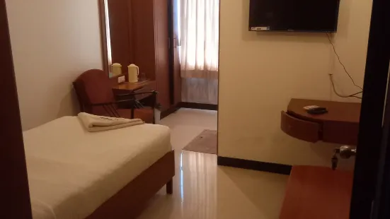 Hotel Sree Saravana Bhavan