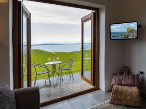 Kinbane Self Catering Cottages - 'Makem's Cottage'