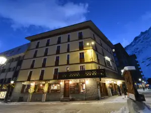 아트 호텔 그리볼라