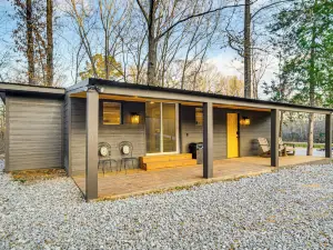 Fire Pits and Gazebo Lakefront Escape in Terry!