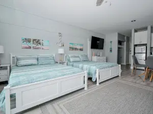 Condo 123 Cozy 1-bedroom condo in charming Cedar Key with WiFi, AC