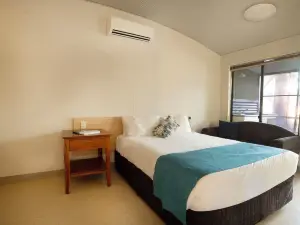 Tropical Hibiscus Caravan Park