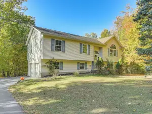 Hike, Ski & Explore: Otisville Retreat w/ Yard!