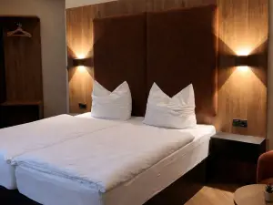 โรงแรม โฮเฮ ชูเล อุนด์ เรสเตอรองต์