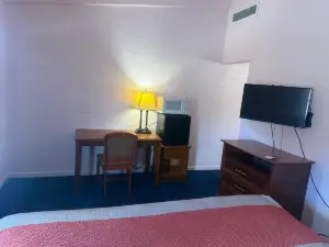 Holiday Host Motel & RV Park
