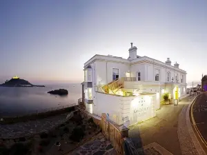 The Godolphin Hotel
