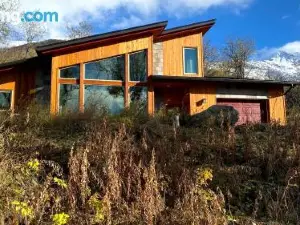 Eagle Peak Guesthouse
