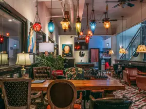 POSHPACKER Chengdu Flipflop Hostel