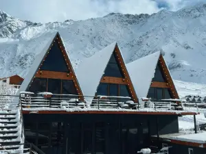 Pyramid Kazbegi Apartments