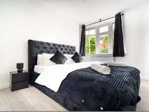 LUX 2BDR Flat Near LTN Airport/City Centre