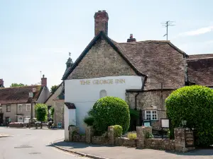 โรงแรม George Inn, Mere