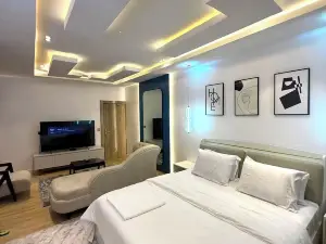 Raydee Apartment