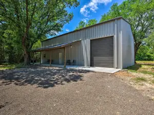 Secluded Home w/ Gas Grill, 3 Mi to Boating!