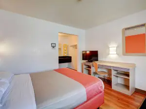 Motel 6 Southington, CT - Hartford