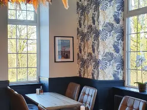 Campsite - the Ring Pub Glamping Pods