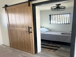 Refurbished Jail Charming  2-bedroom with AC, WiFi in beautiful Augusta, Montana