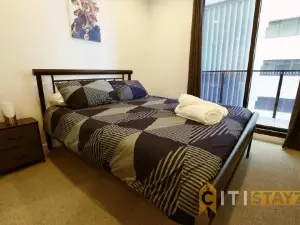 Modern 1Bd Woden - Free Parking - Professionals