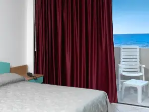 Altamarea Residence & Family Hotel