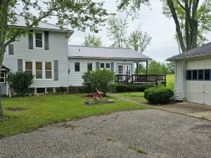 Charming & Historic 4-bedroom Farmhouse in Rock Creek with HVAC, WiFi