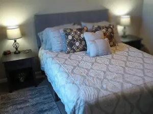 Escape to This Serene Mountain Getaway – Relax in Nature’s Beauty. Dogs Welcome!