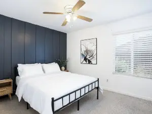 Modern, Updated House In Santee with Wifi, AC, and Yard
