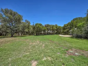 StunningHome on the Blanco River