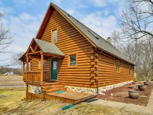 Group Fun on Tittabawassee River! Large Log Cabin